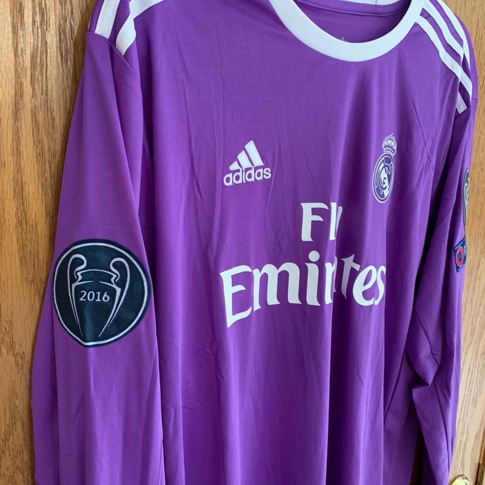 Real Madrid 16/17 Jerseys - Picture 2 of 11